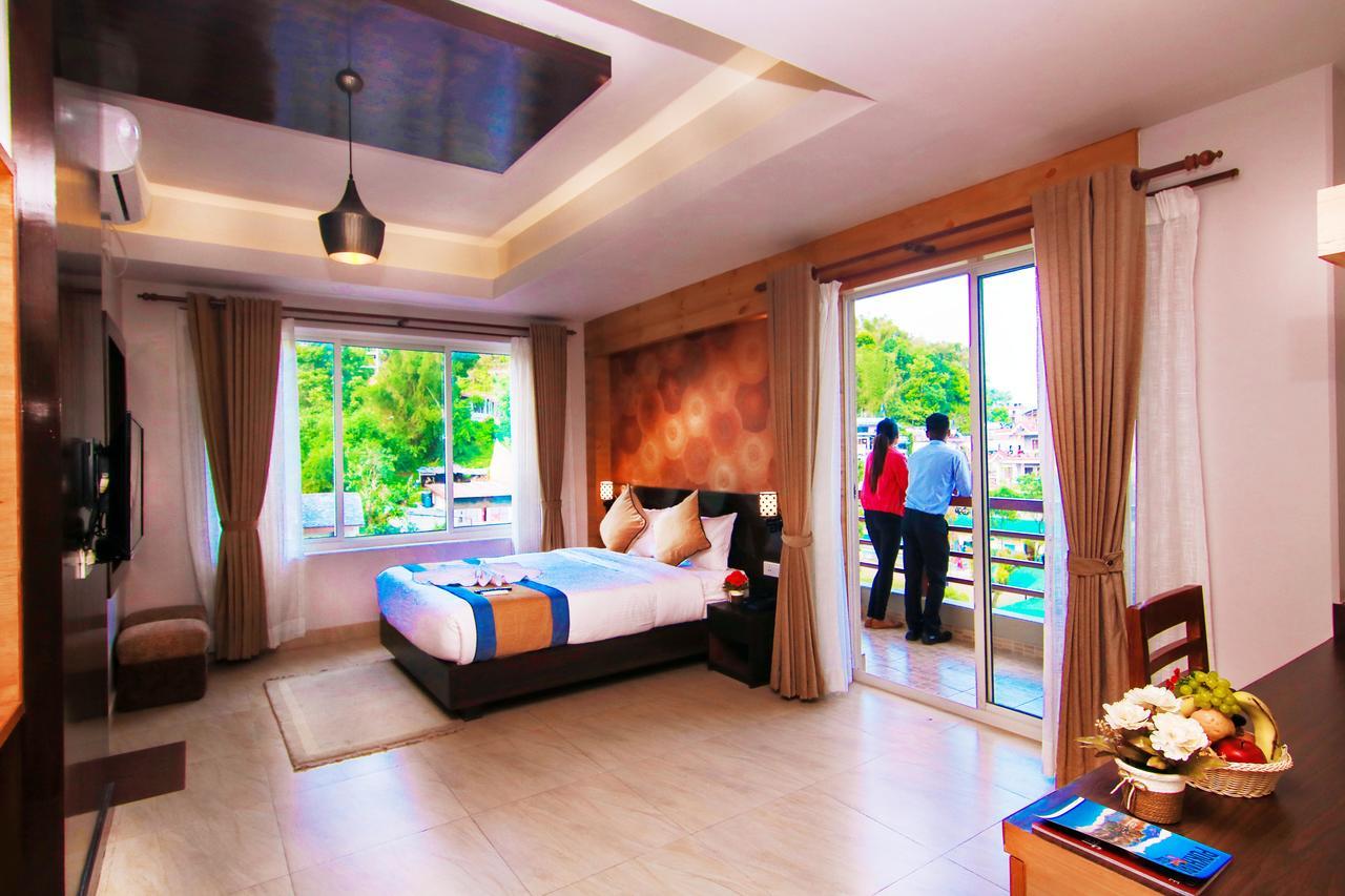 Hotel Lake Paradise Pokhara Exteriör bild