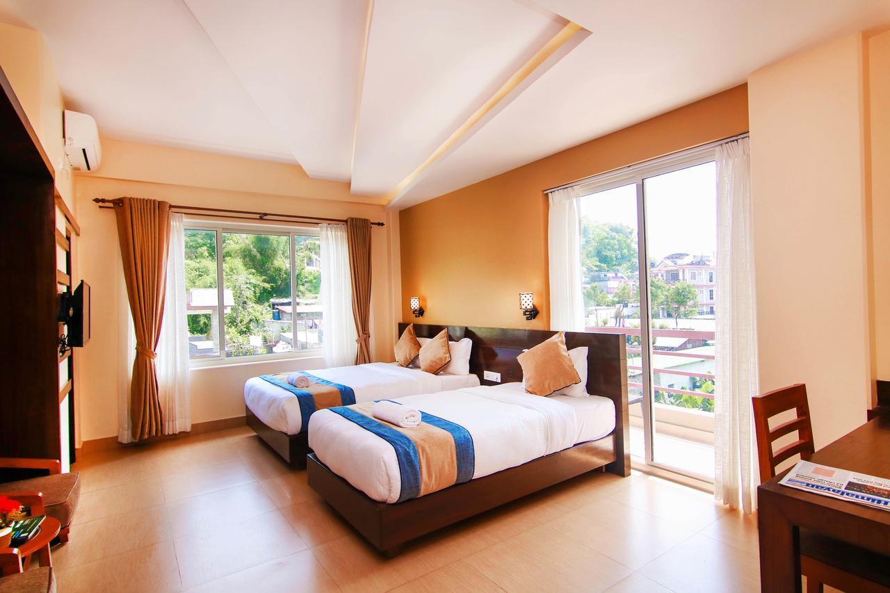 Hotel Lake Paradise Pokhara Exteriör bild