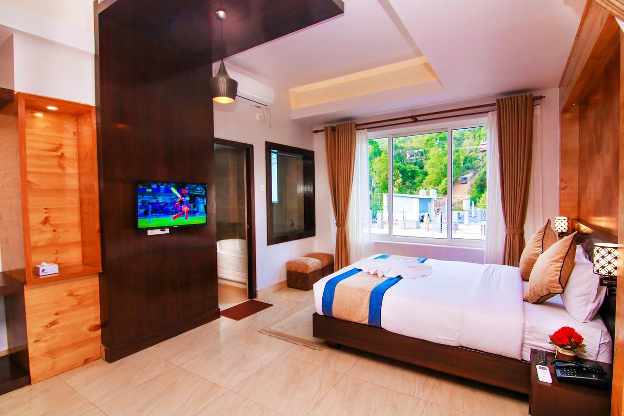 Hotel Lake Paradise Pokhara Exteriör bild