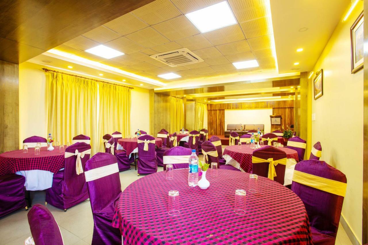 Hotel Lake Paradise Pokhara Exteriör bild
