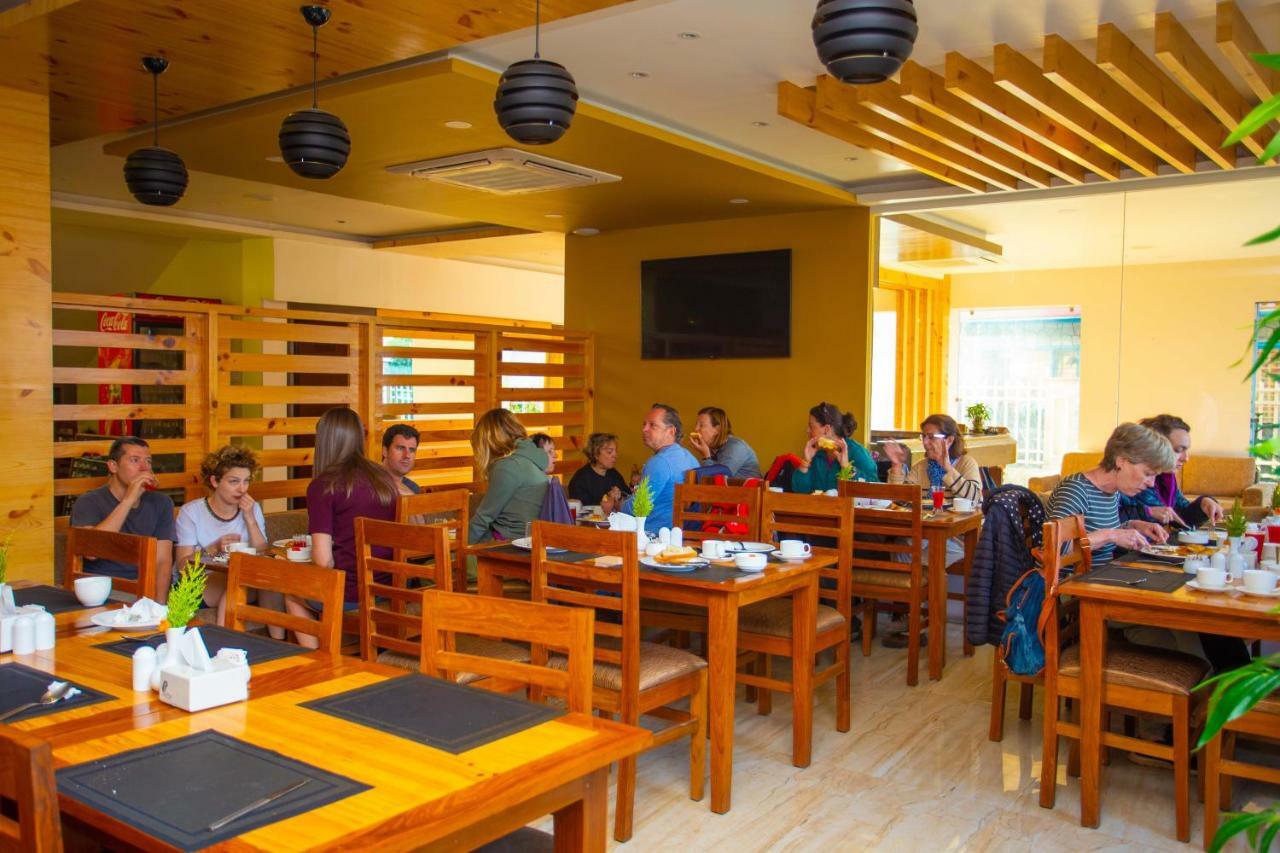 Hotel Lake Paradise Pokhara Exteriör bild