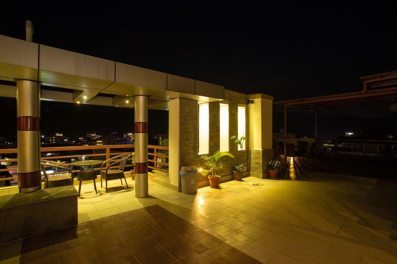 Hotel Lake Paradise Pokhara Exteriör bild