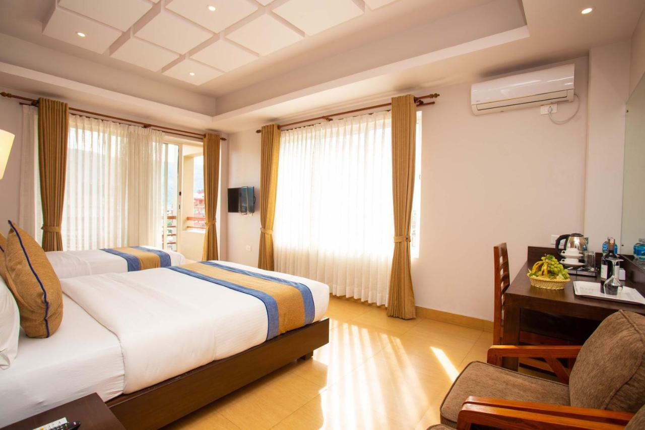 Hotel Lake Paradise Pokhara Exteriör bild