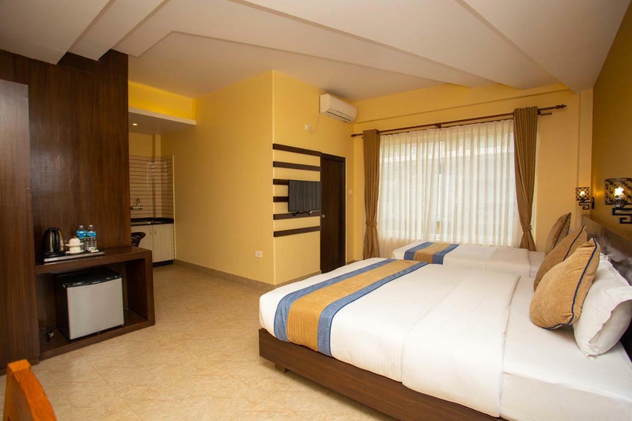Hotel Lake Paradise Pokhara Exteriör bild