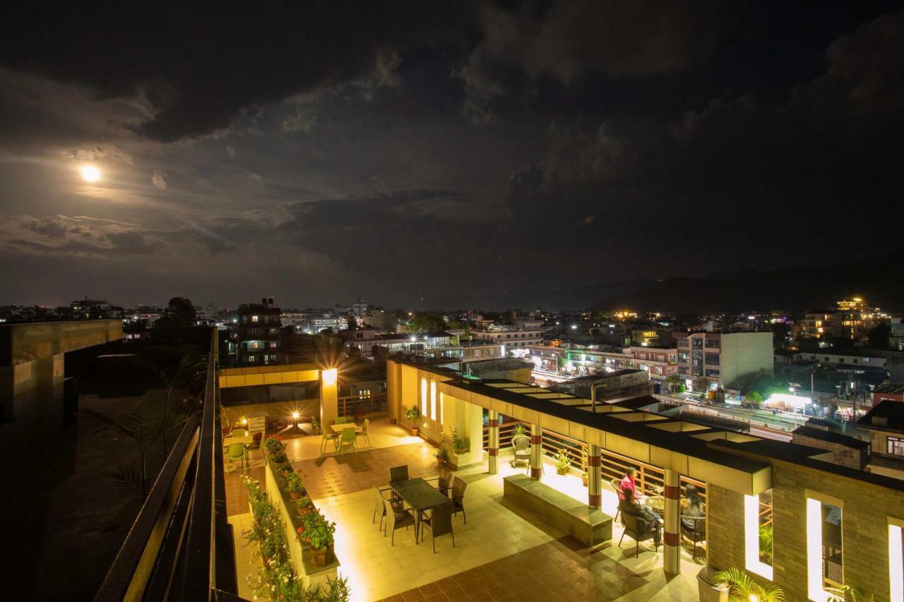 Hotel Lake Paradise Pokhara Exteriör bild