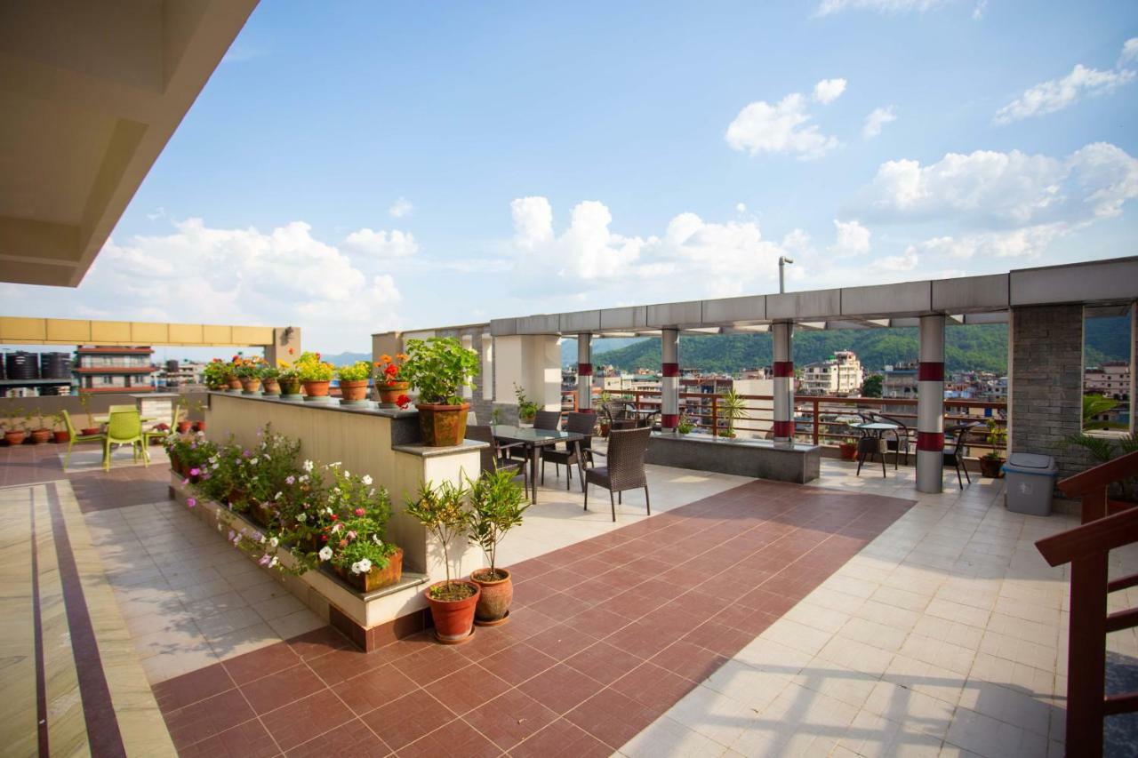 Hotel Lake Paradise Pokhara Exteriör bild