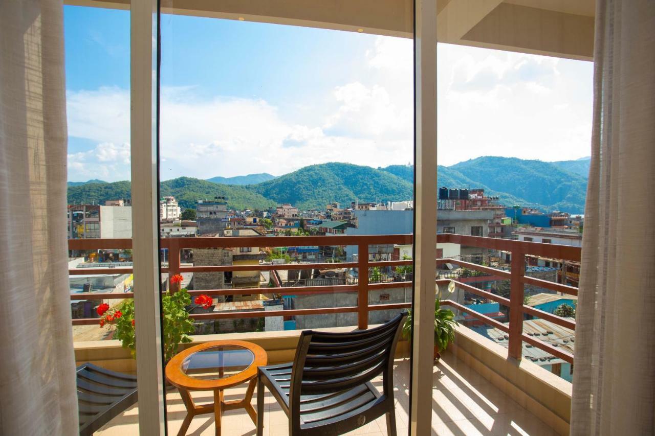 Hotel Lake Paradise Pokhara Exteriör bild