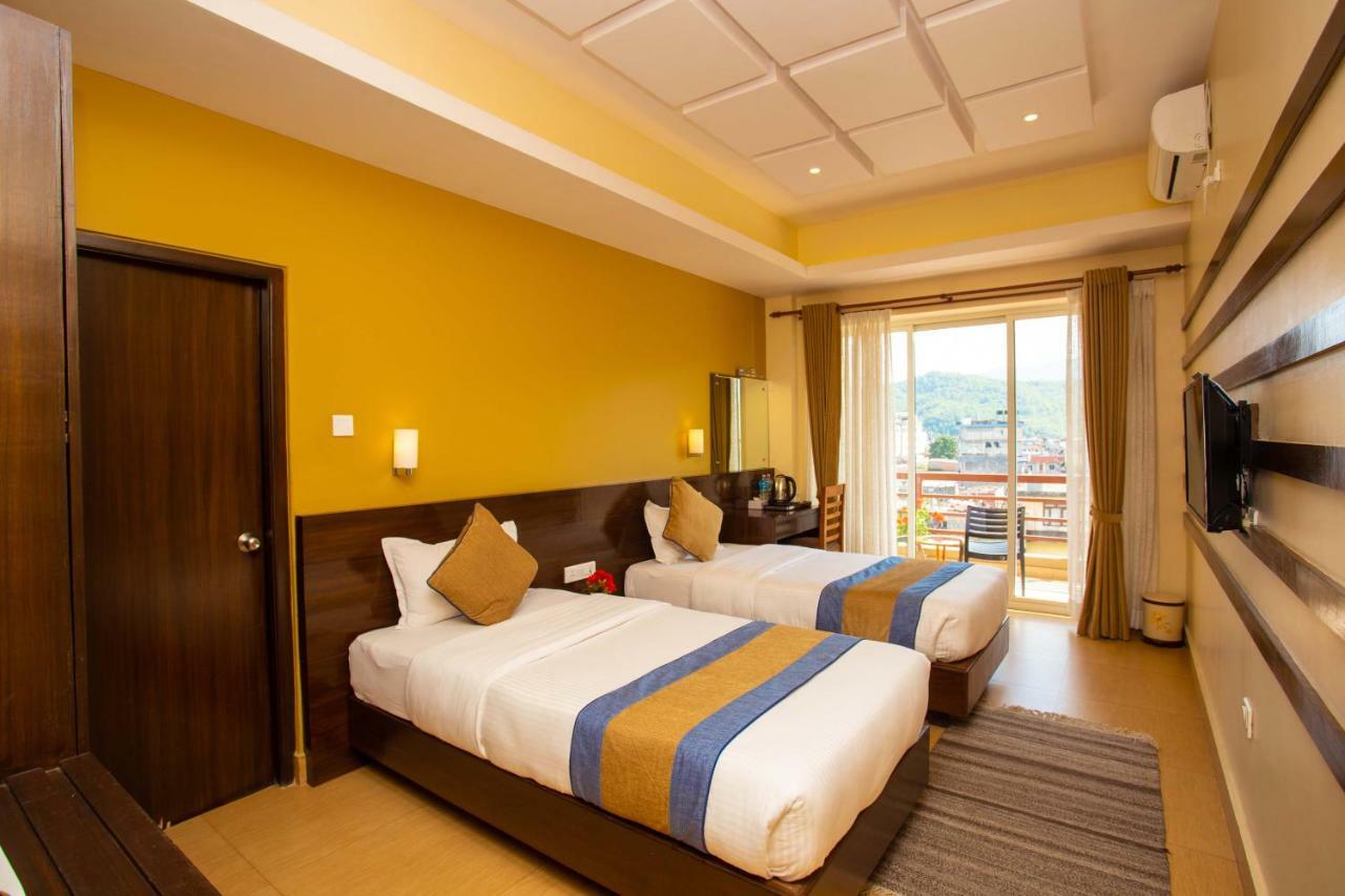 Hotel Lake Paradise Pokhara Exteriör bild